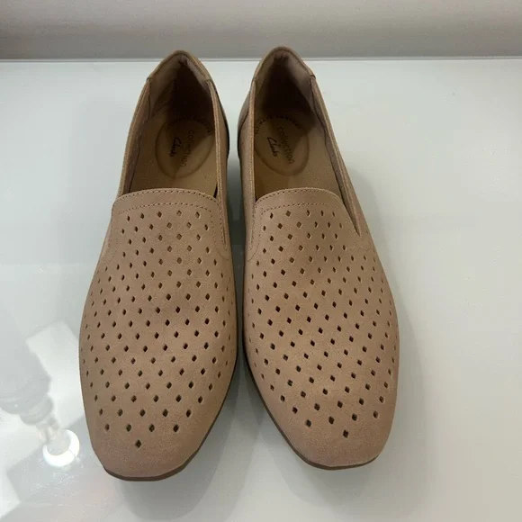 Clark’s suade loafers - Picture 5 of 6